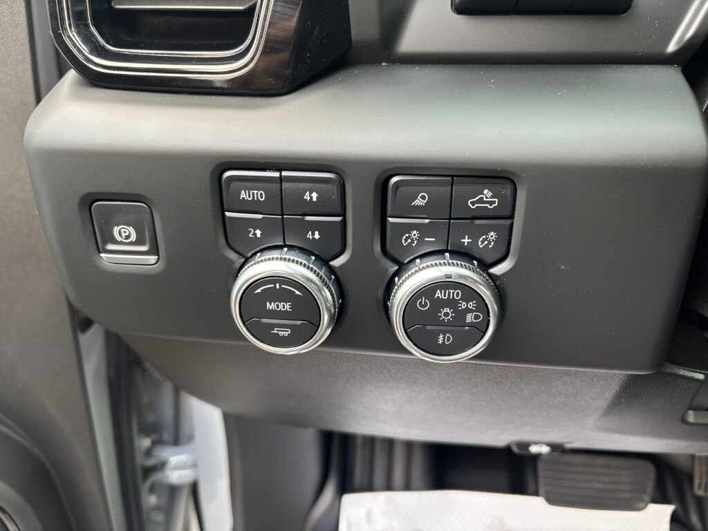 Certified 2025 GMC Sierra 3500 AT4 w/ AT4 Premium Plus Package image 22