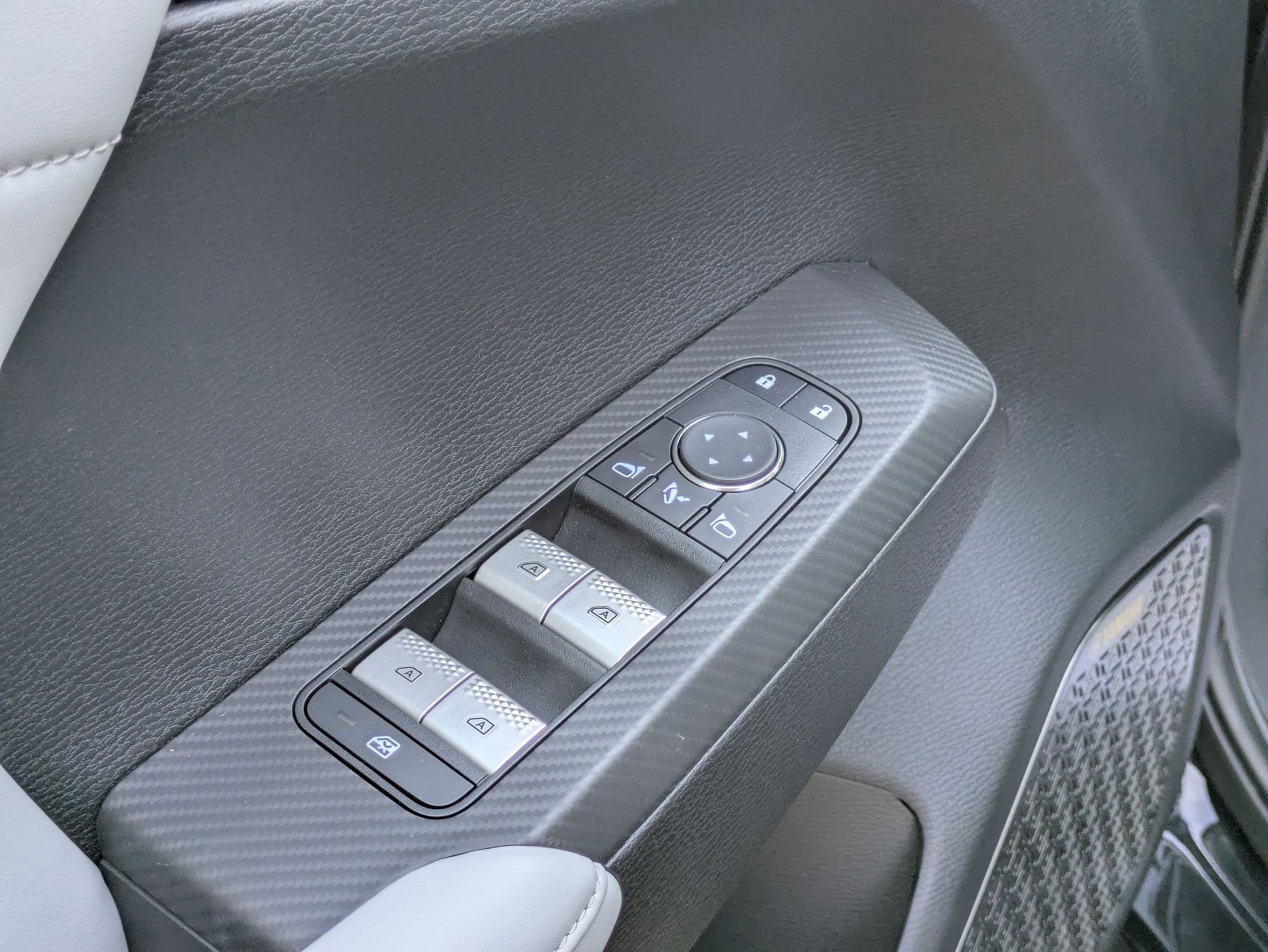 New 2025 Mitsubishi Outlander SE FWD image 12