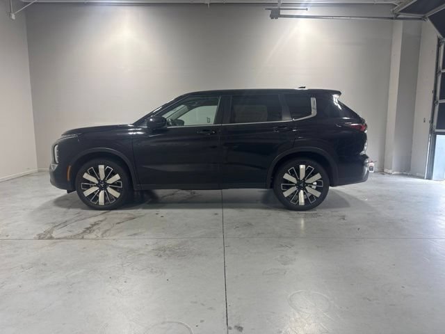 Used 2025 Mitsubishi Outlander SE FWD image 10