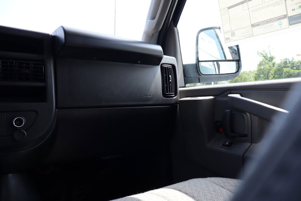 New 2025 Chevrolet Express 2500 w/ Driver Convenience Package image 32