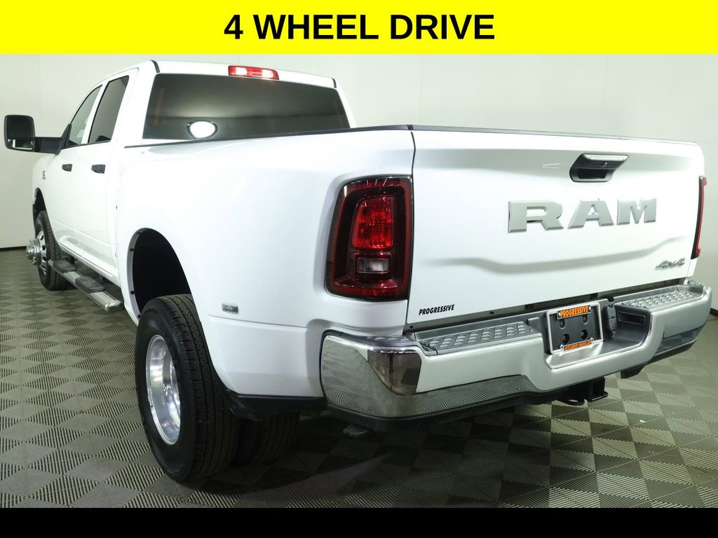 Used 2025 RAM 3500 Tradesman w/ Chrome Appearance Group AWD/4WD image 4