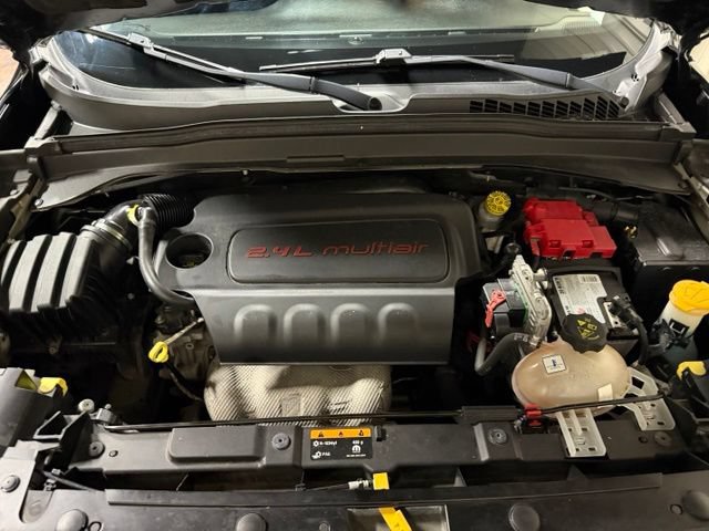 Used 2019 Jeep Renegade Latitude FWD image 40