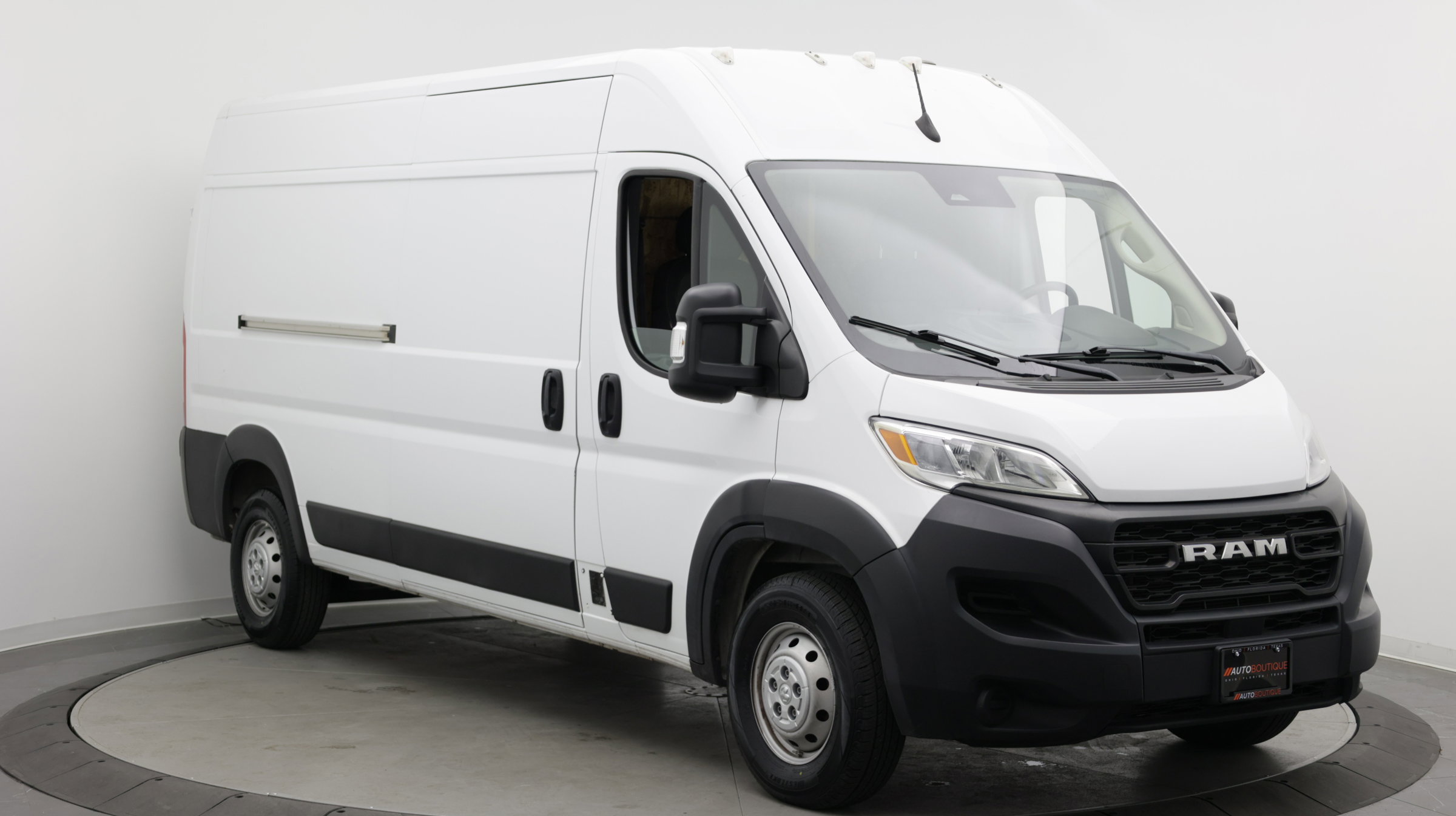 Used 2023 RAM ProMaster 2500 FWD image 3