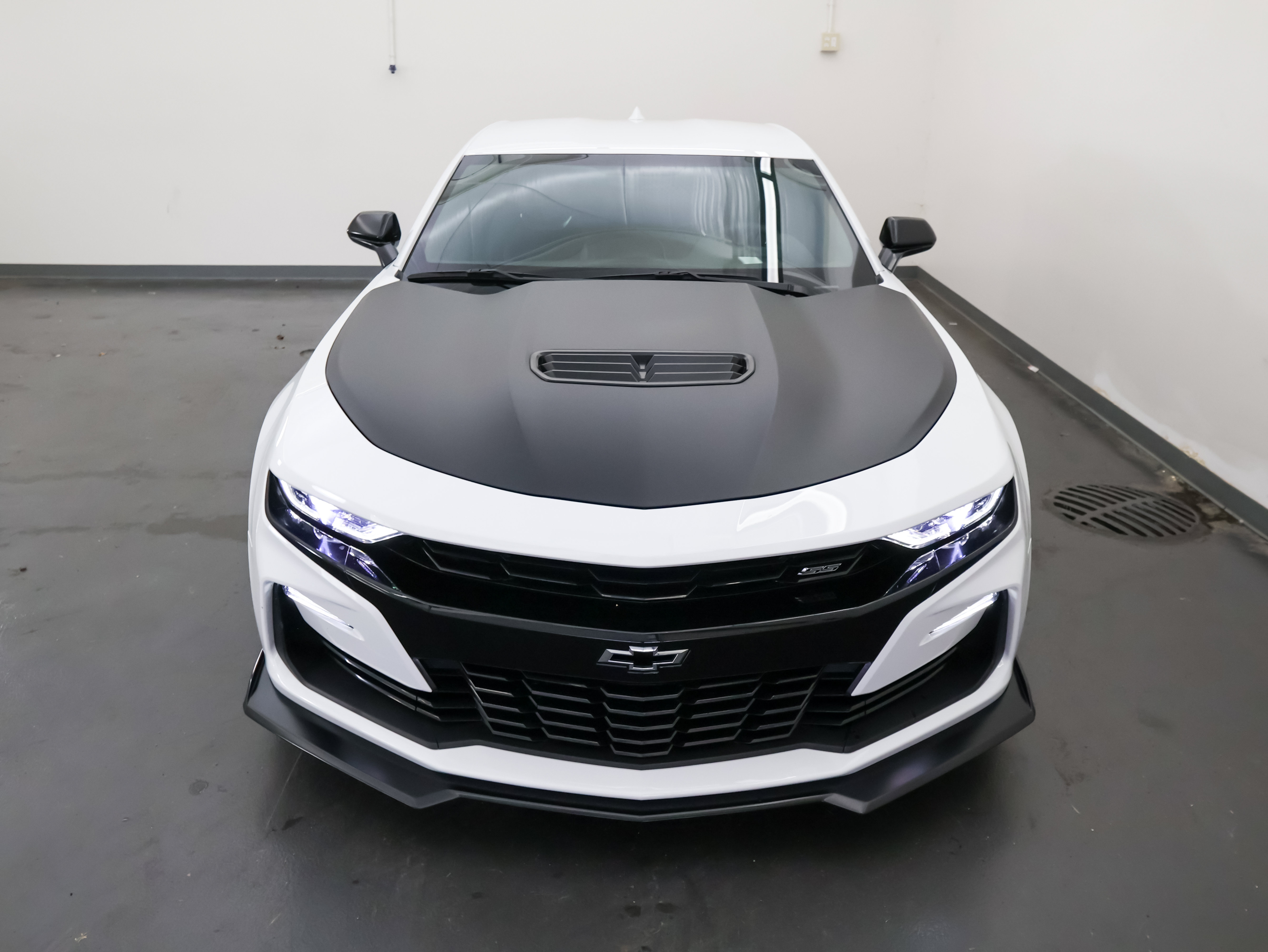 Used 2019 Chevrolet Camaro SS RWD image 9