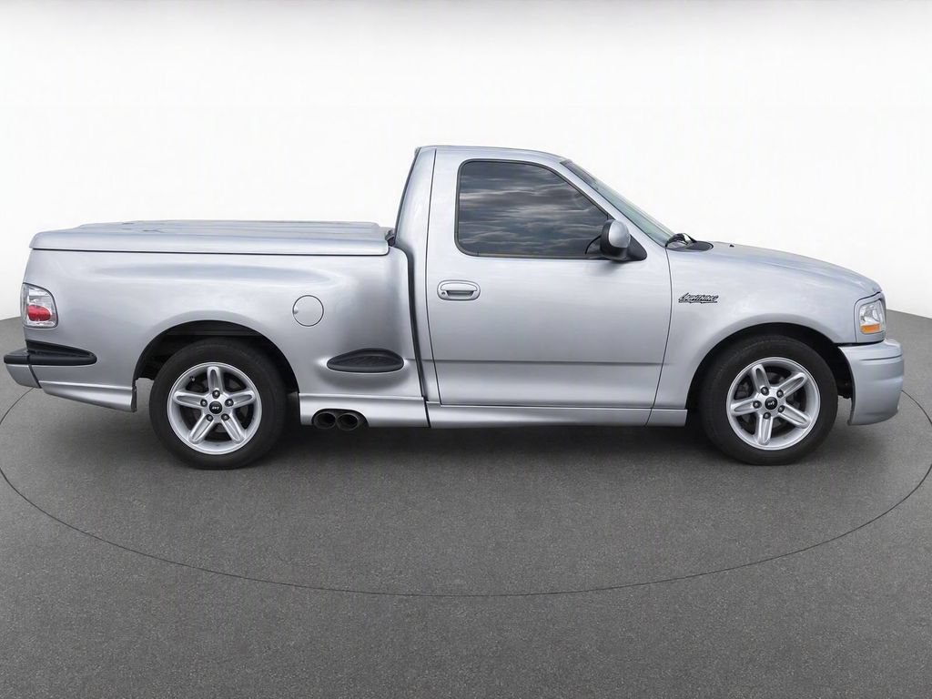 Used 2001 Ford F150 Lightning RWD image 7