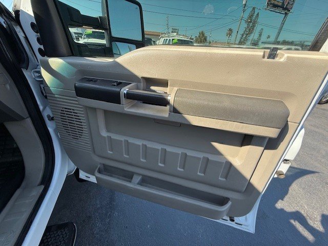 Used 2009 Ford F550 2WD Regular Cab Super Duty image 22