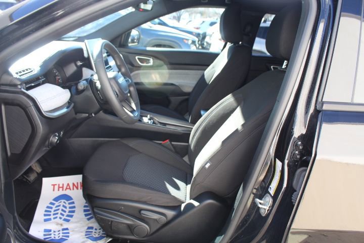 Used 2024 Jeep Compass Sport image 27