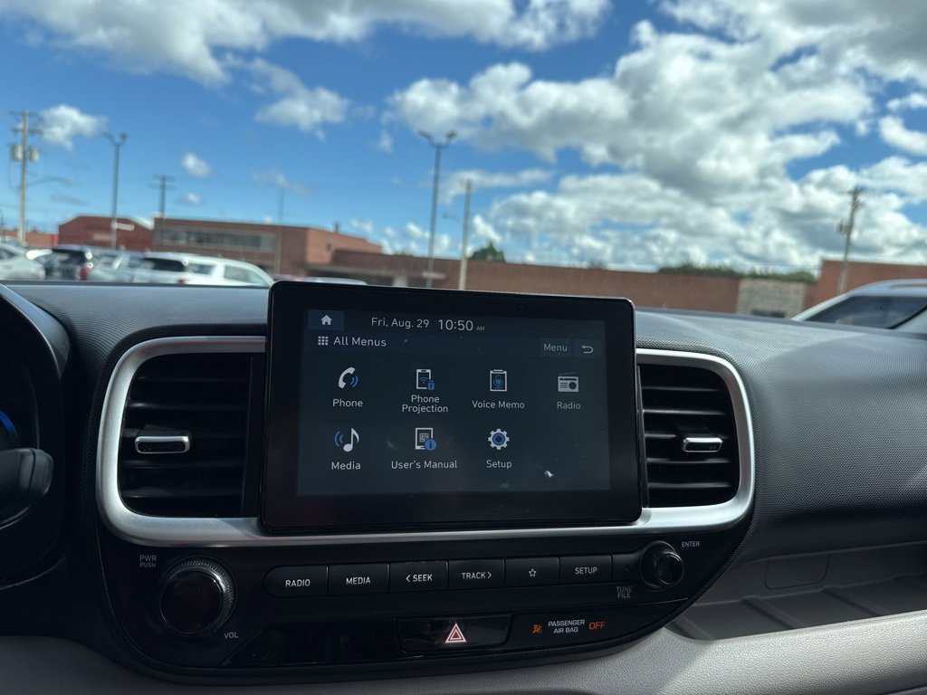 Used 2023 Hyundai Venue SEL image 20