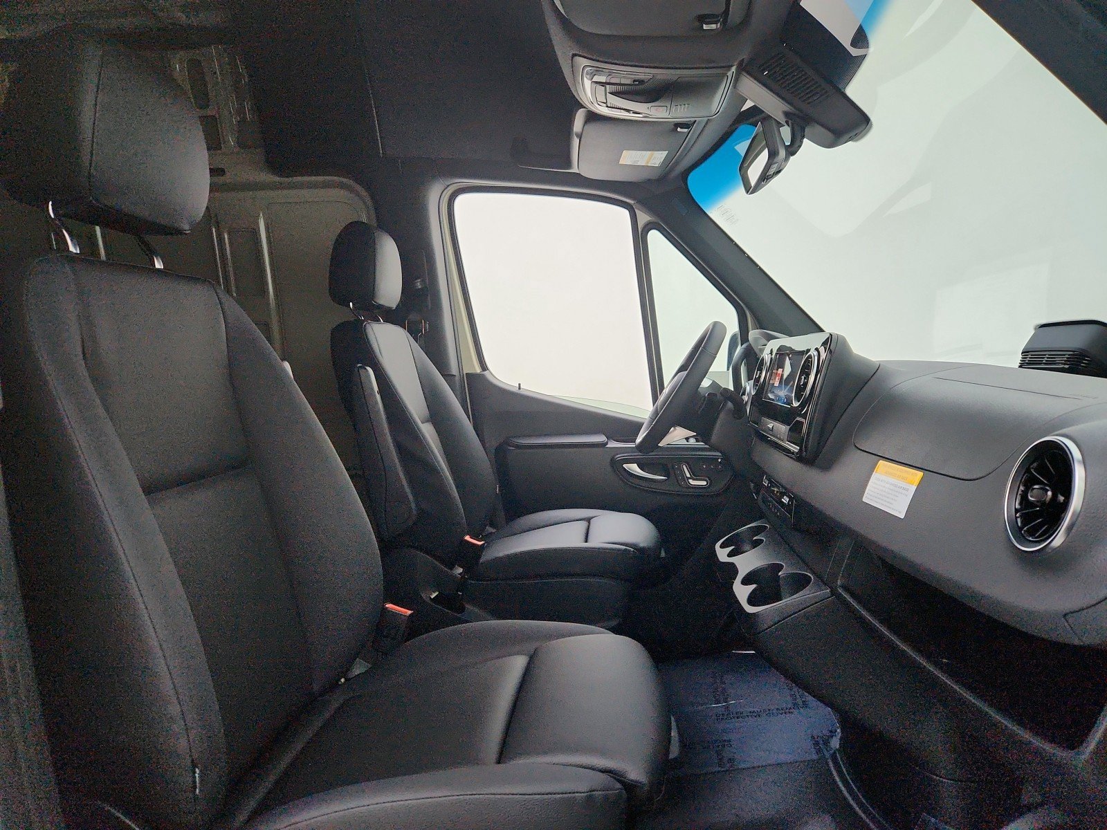 New 2026 Mercedes-Benz Sprinter 2500 image 18