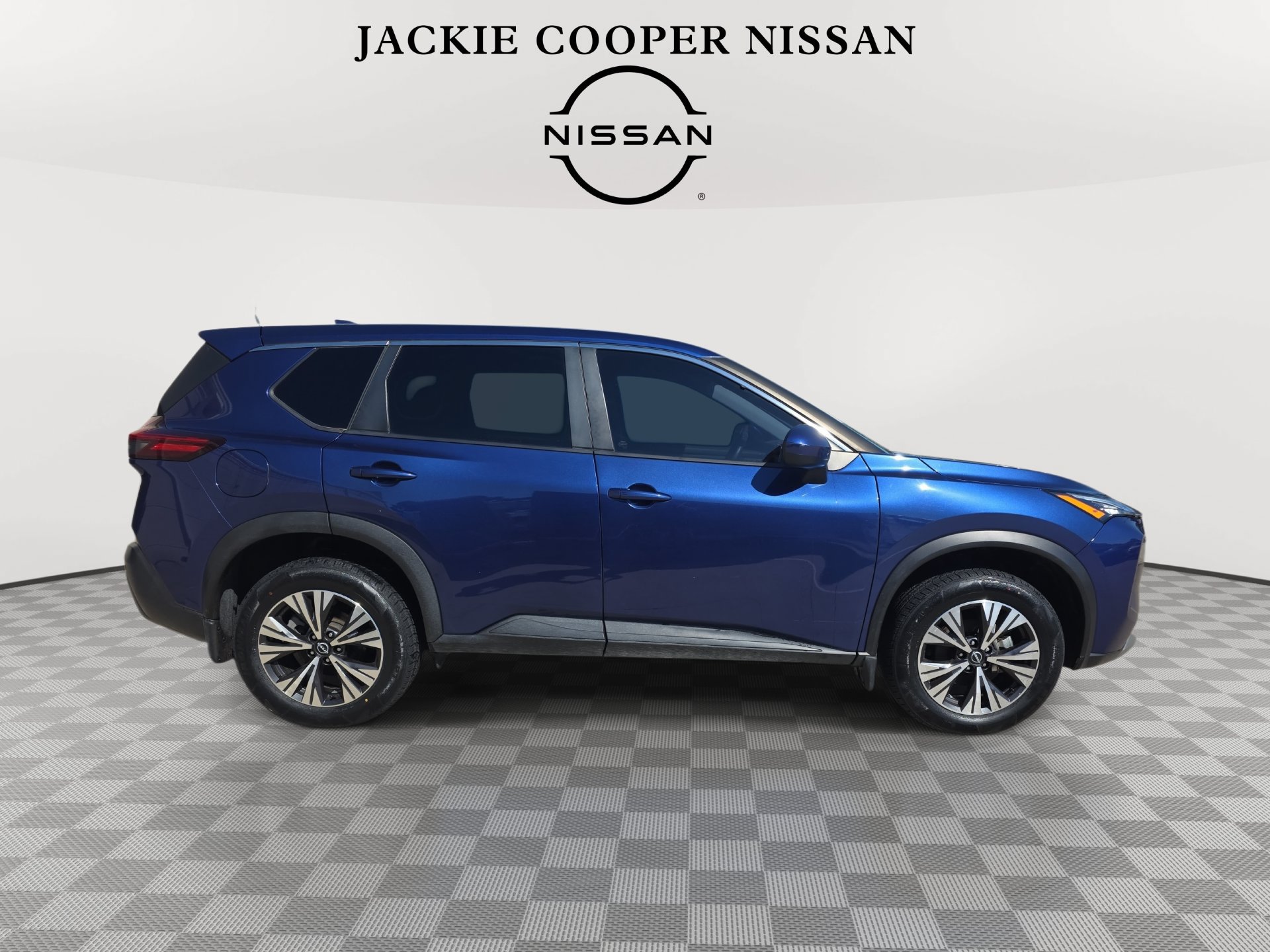 Used 2023 Nissan Rogue SV AWD/4WD image 4