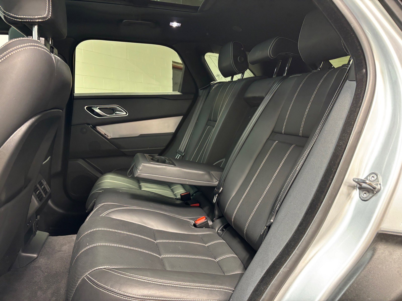 Used 2023 Land Rover Range Rover Velar R-Dynamic S AWD/4WD image 28