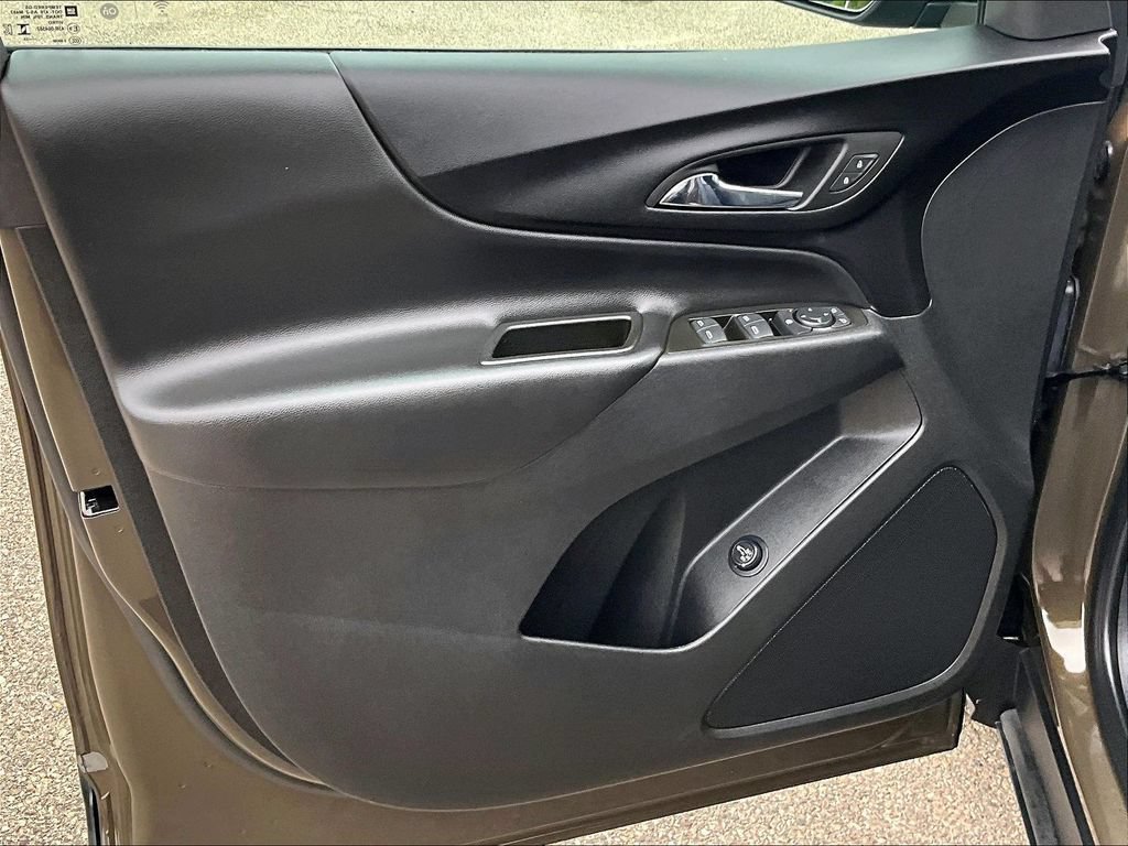Used 2023 Chevrolet Equinox LT AWD/4WD image 9