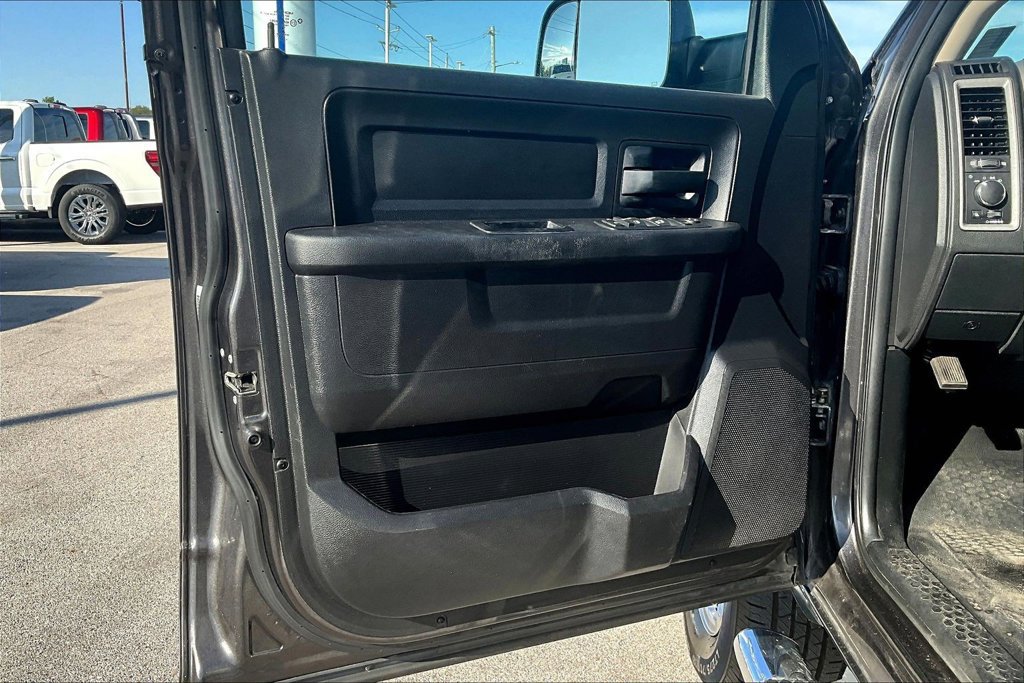 Used 2016 RAM 2500 Tradesman w/ Chrome Appearance Group AWD/4WD image 18