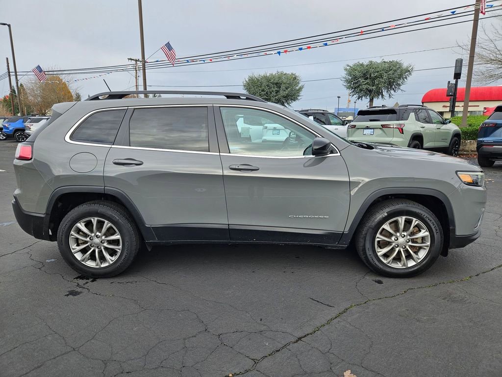 Used 2022 Jeep Cherokee Latitude Lux w/ Mopar Interior Package image 7