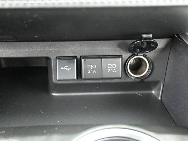 Certified 2021 Toyota Highlander LE image 27