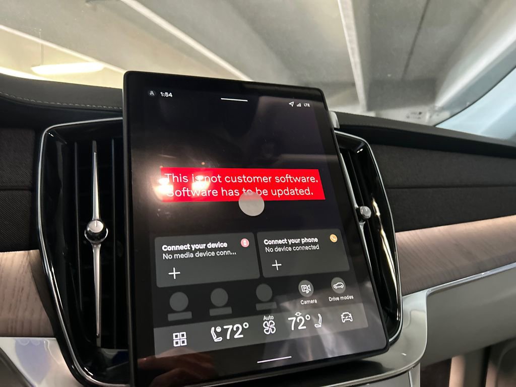 New 2026 Volvo XC90 T8 Ultra w/ Protection Package Premier image 16