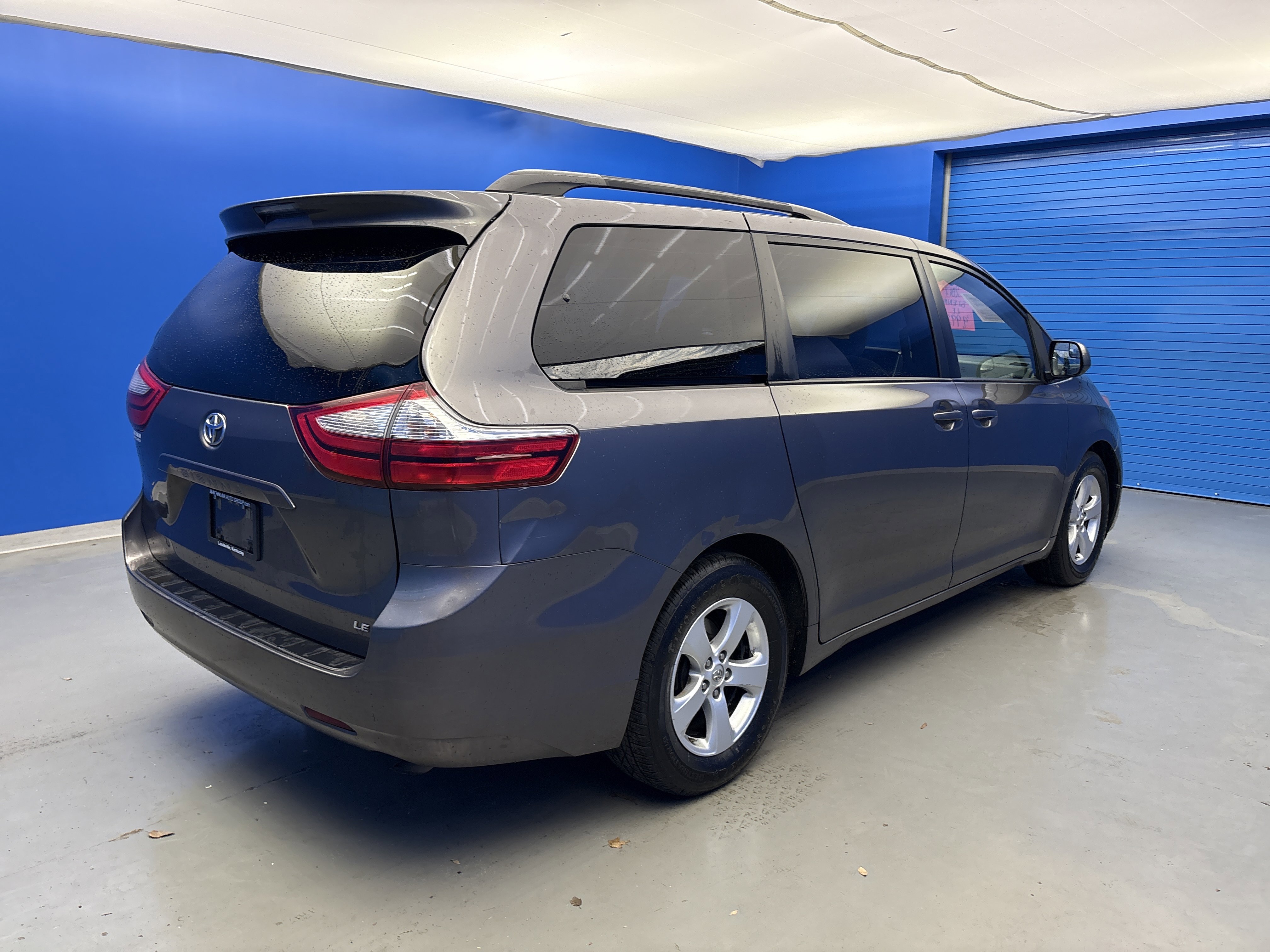 Used 2017 Toyota Sienna LE image 7