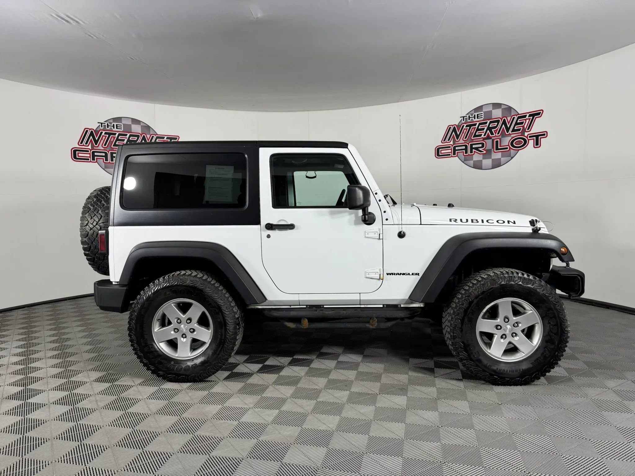 Used 2011 Jeep Wrangler Rubicon w/ Dual Top Group AWD/4WD image 8