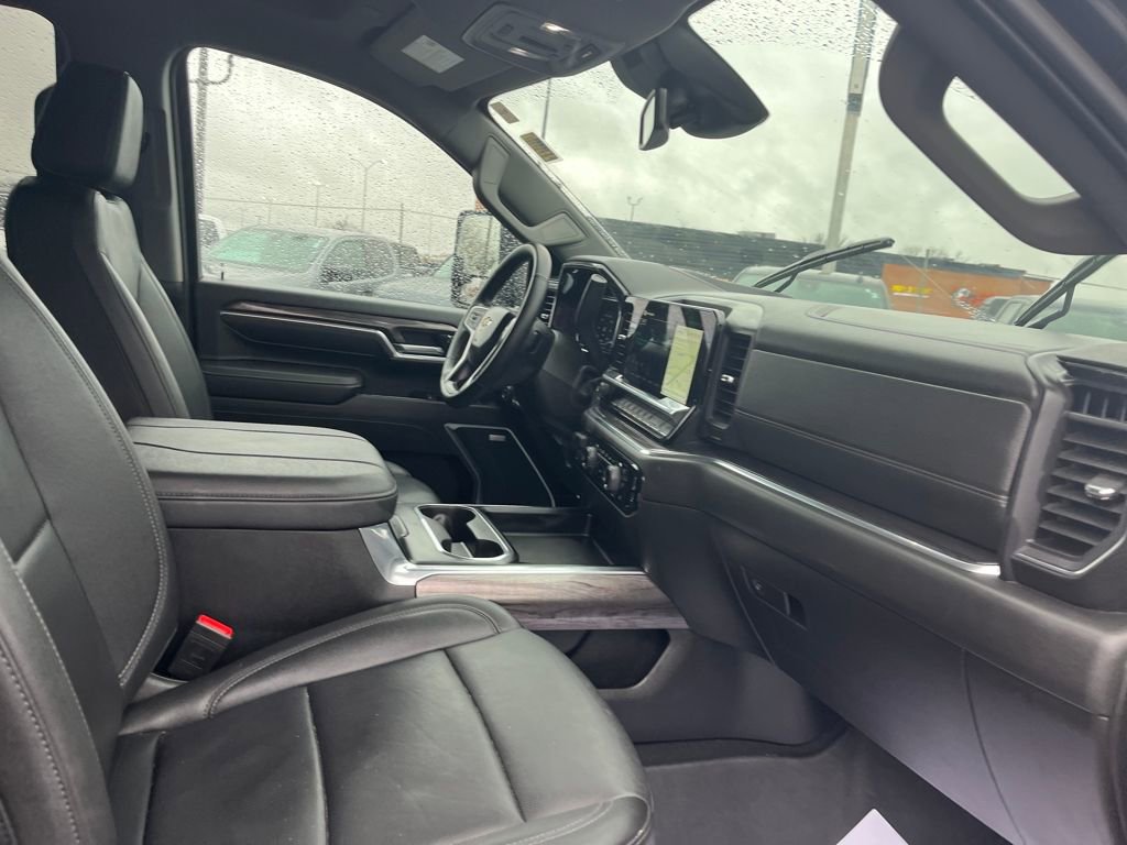 Used 2025 Chevrolet Silverado 2500 LTZ w/ LTZ Plus Package image 30