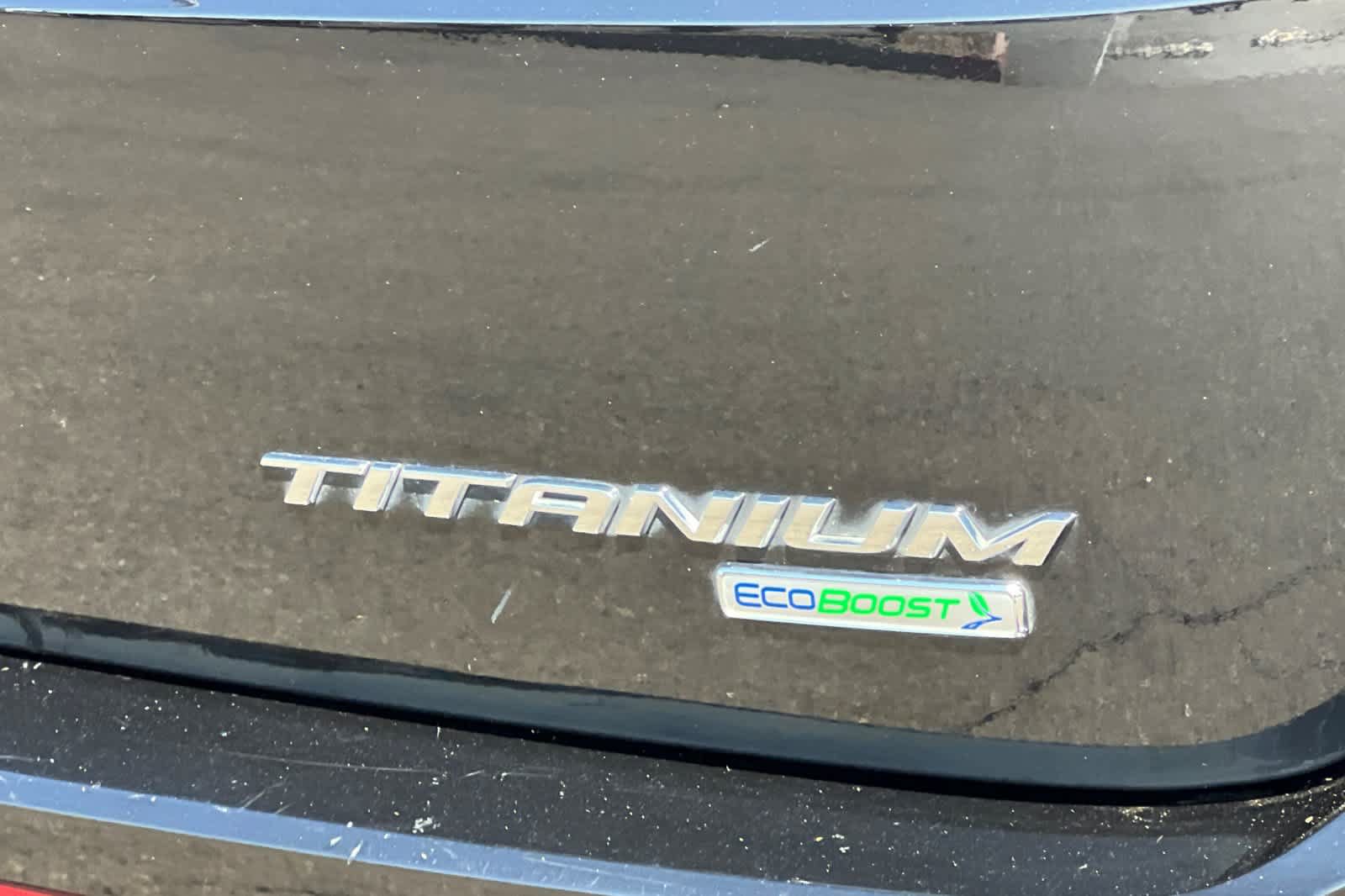 Used 2018 Ford Edge Titanium FWD image 32