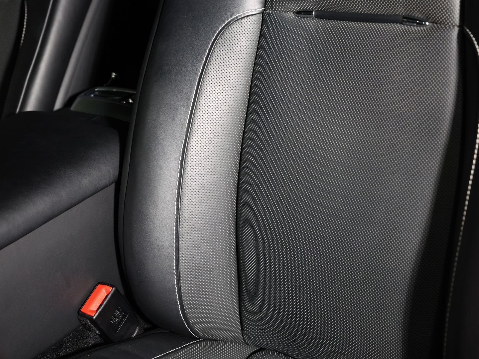 Used 2019 Rolls-Royce Wraith RWD image 25