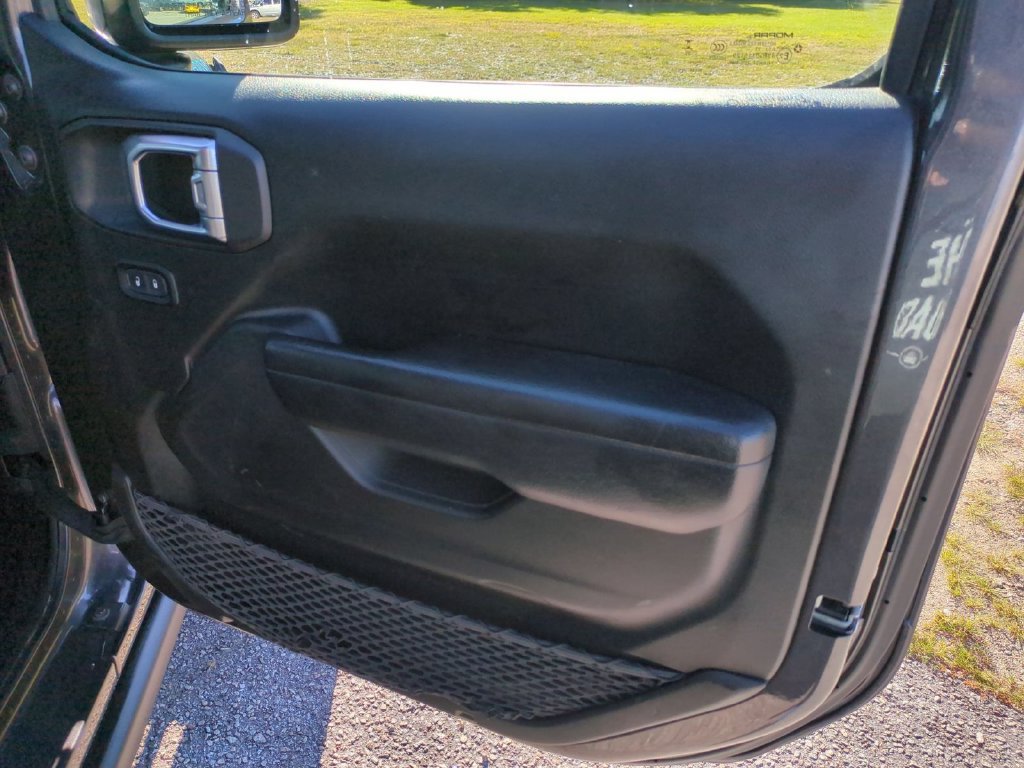 Used 2024 Jeep Wrangler Unlimited Rubicon 4xe AWD/4WD image 33