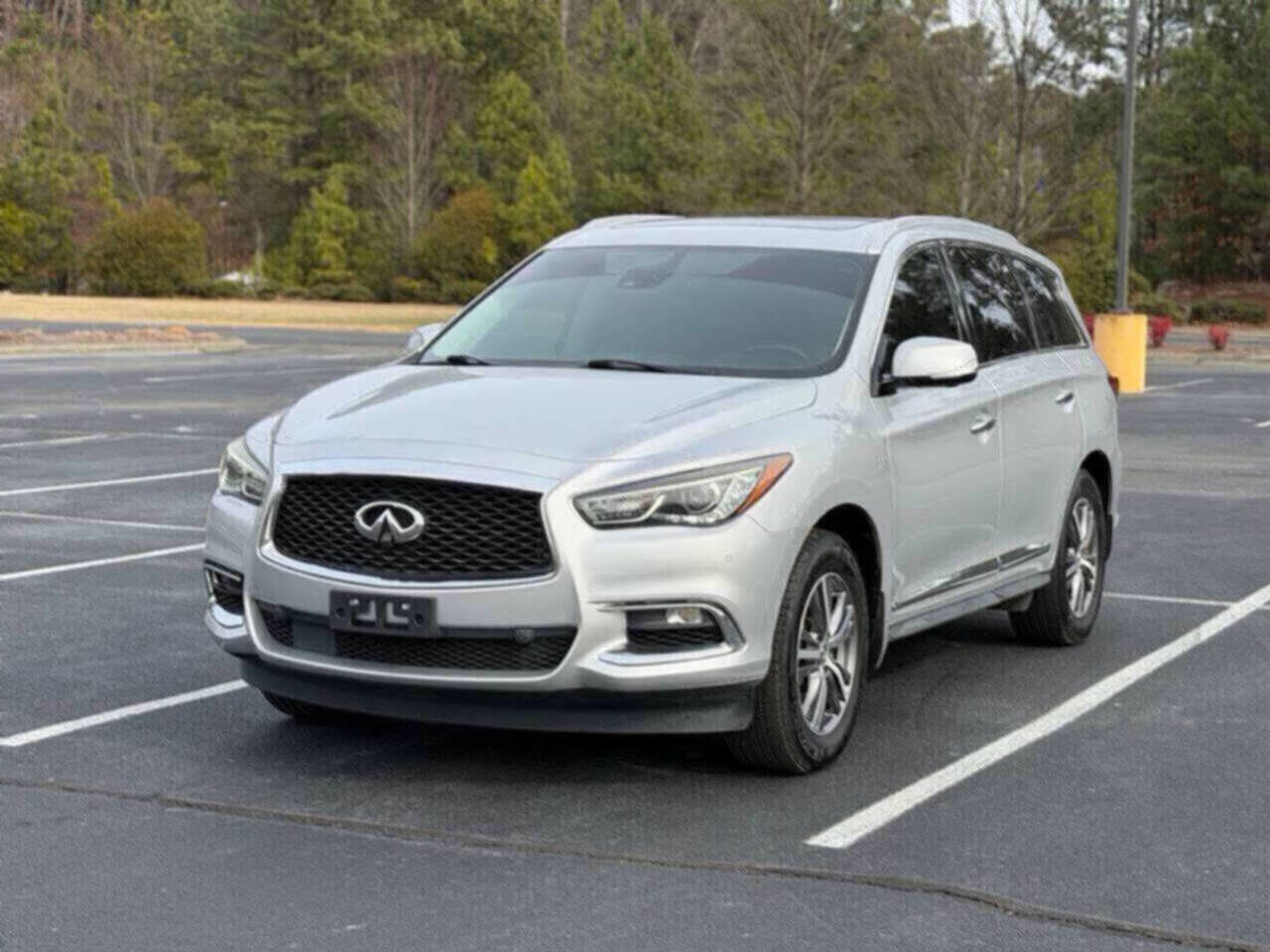 Used 2019 INFINITI QX60 Luxe w/ Essential Package image 3