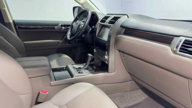 Used 2017 Lexus GX 460 w/ Navigation Package AWD/4WD image 13