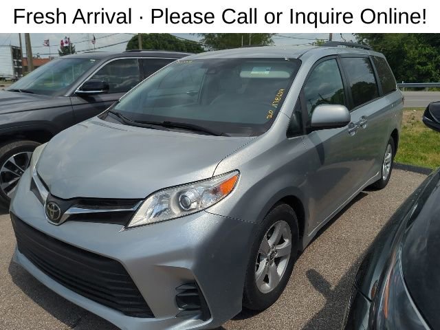 Used 2020 Toyota Sienna LE FWD image 2