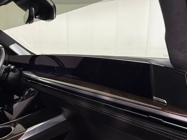 Certified 2025 Cadillac Escalade Sport Platinum w/ LPO, ONYX Package AWD/4WD image 31