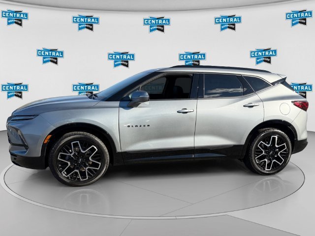 Used 2023 Chevrolet Blazer RS AWD/4WD image 2