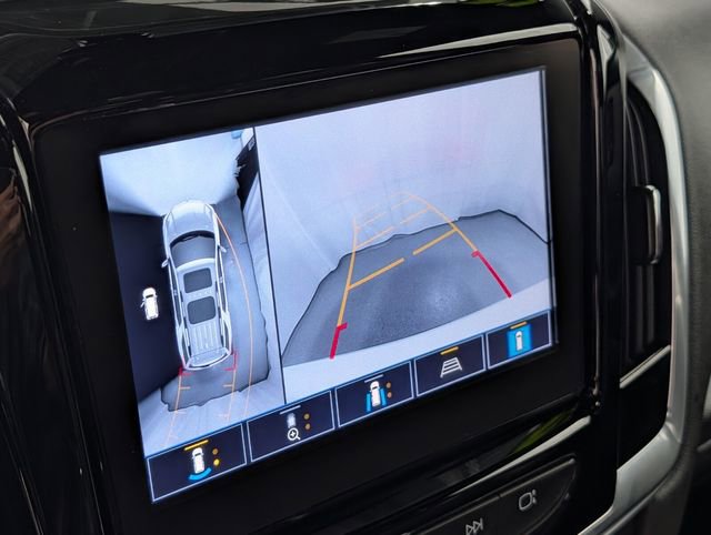 Certified 2023 Chevrolet Traverse LT w/ LT Premium Package AWD/4WD image 29