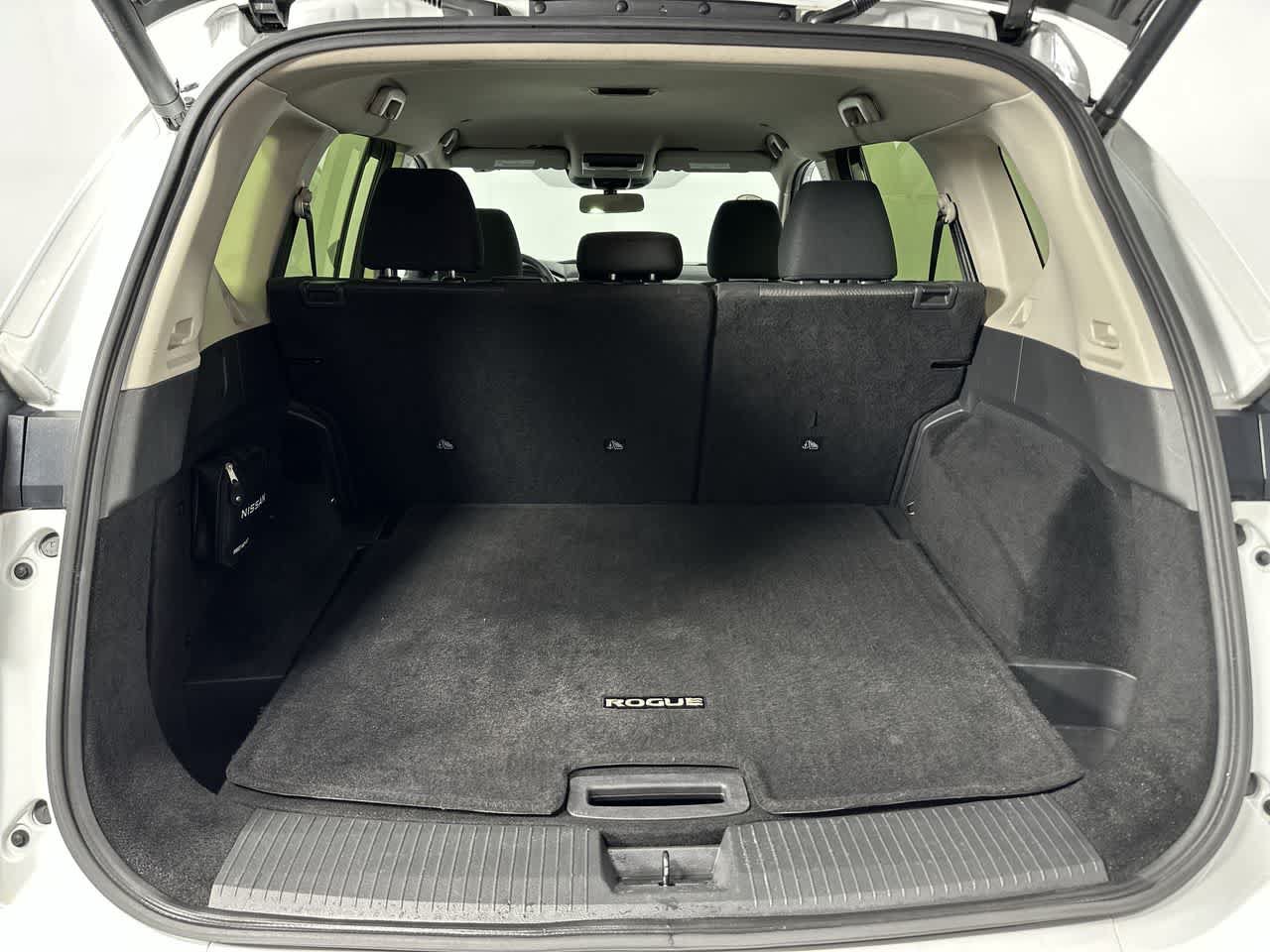 Used 2024 Nissan Rogue SV AWD/4WD image 21