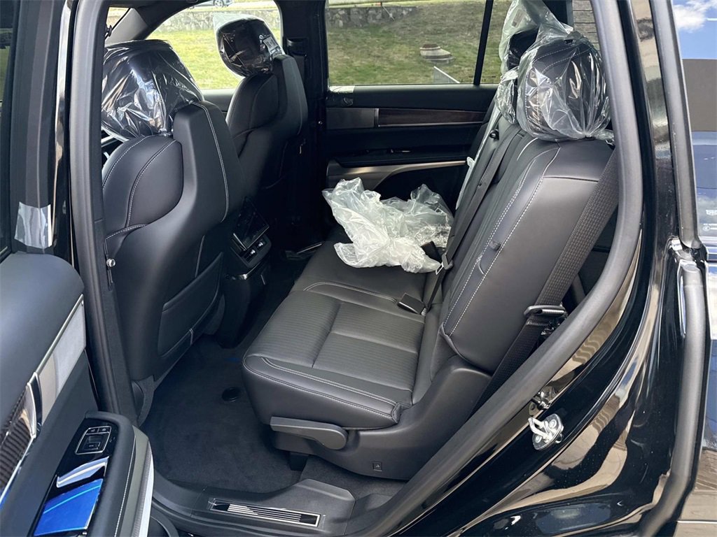 New 2026 Cadillac Vistiq Luxury image 9