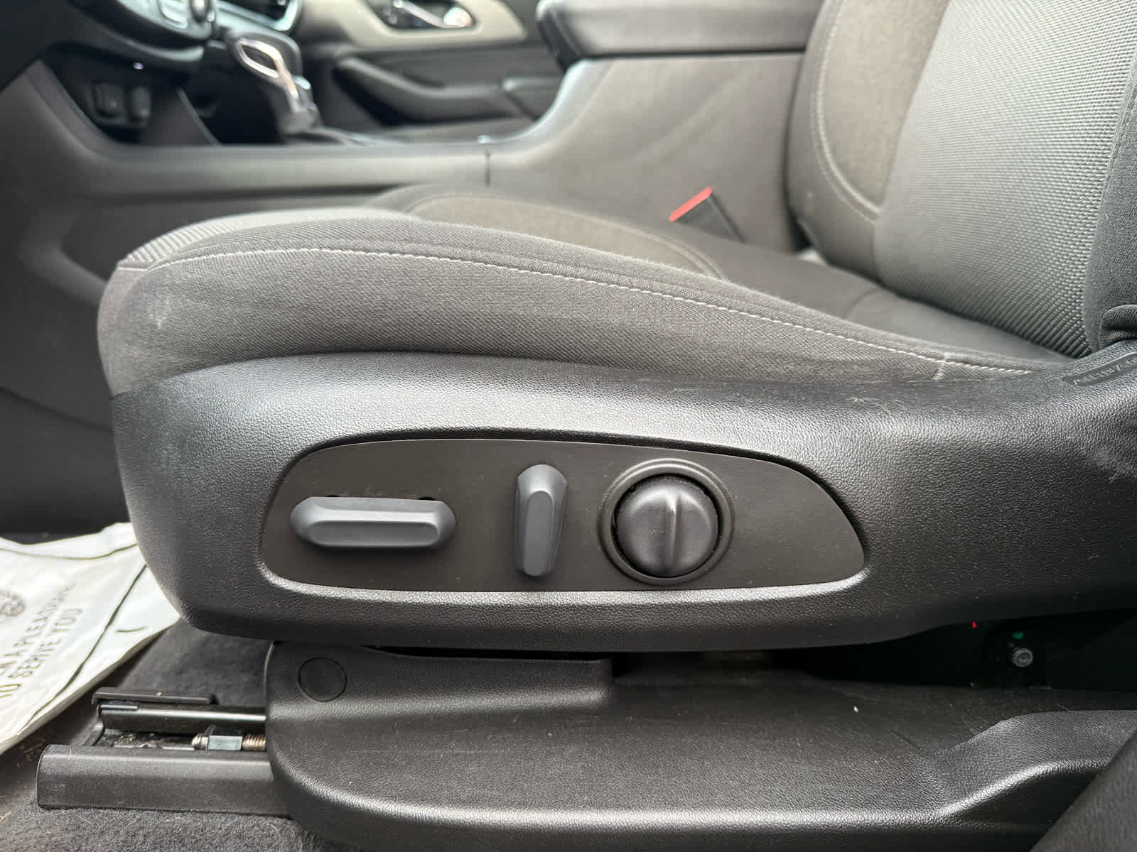 Used 2023 Chevrolet Traverse LT image 14