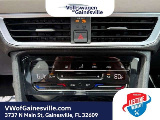 Used 2025 Volkswagen Taos SE FWD image 25