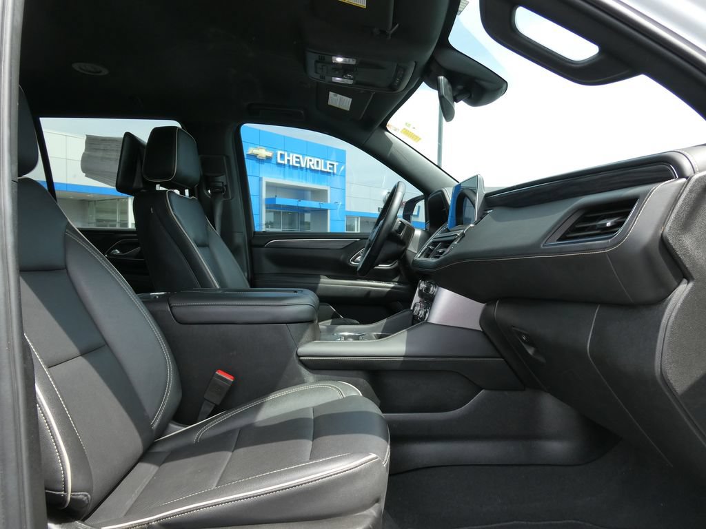 Certified 2024 GMC Yukon SLT w/ SLT Luxury Package AWD/4WD image 14