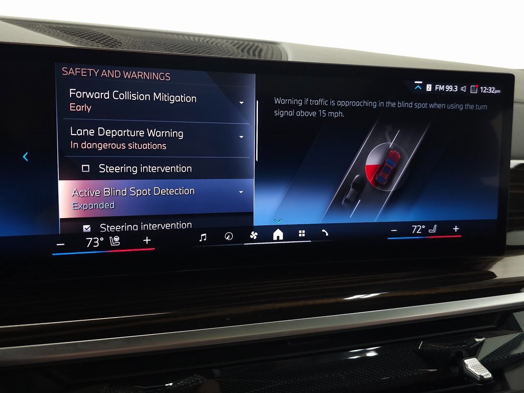 Used 2025 BMW X6 xDrive40i w/ Climate Comfort Package image 28