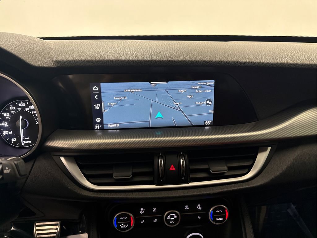 Used 2022 Alfa Romeo Stelvio Veloce AWD/4WD image 37
