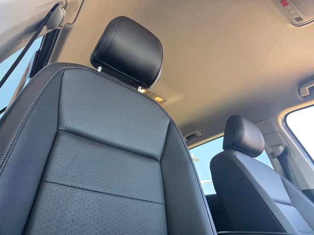 Used 2018 Volkswagen Tiguan SE FWD image 17