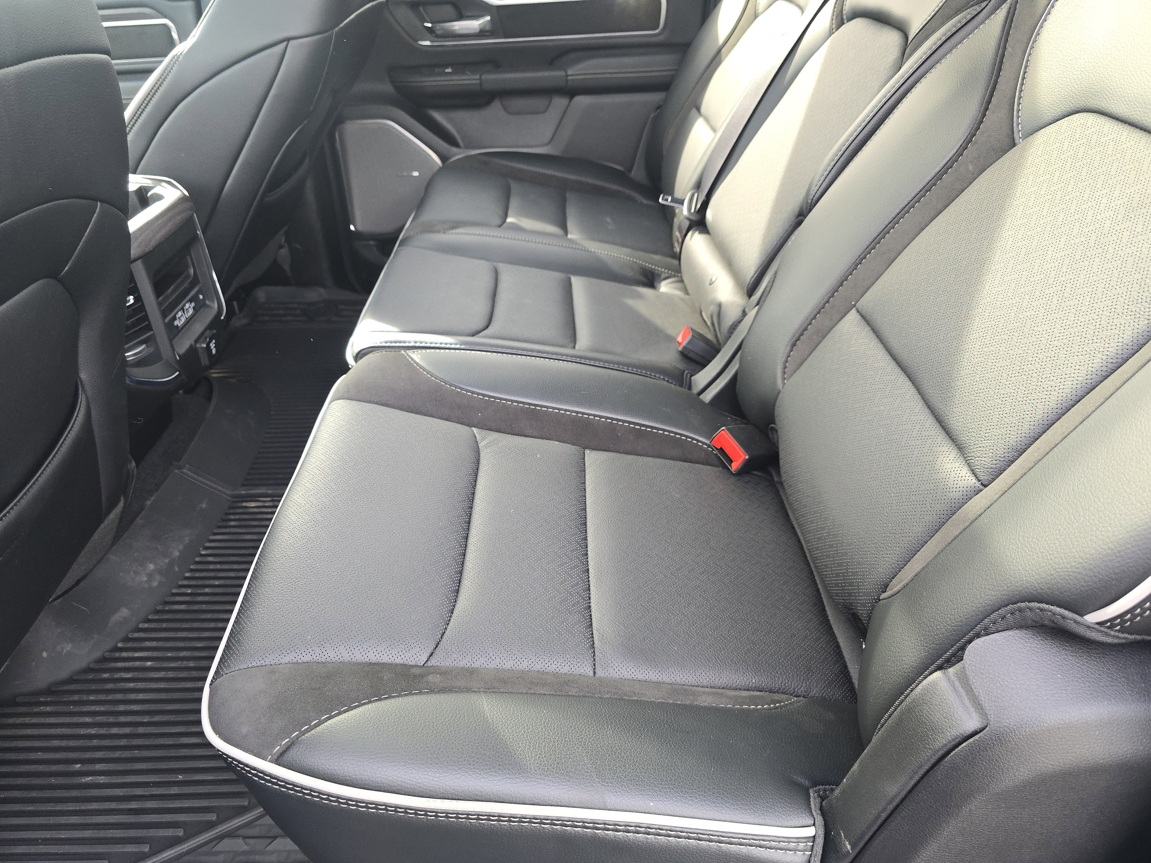 New 2025 RAM 1500 Laramie w/ Night Edition AWD/4WD image 22