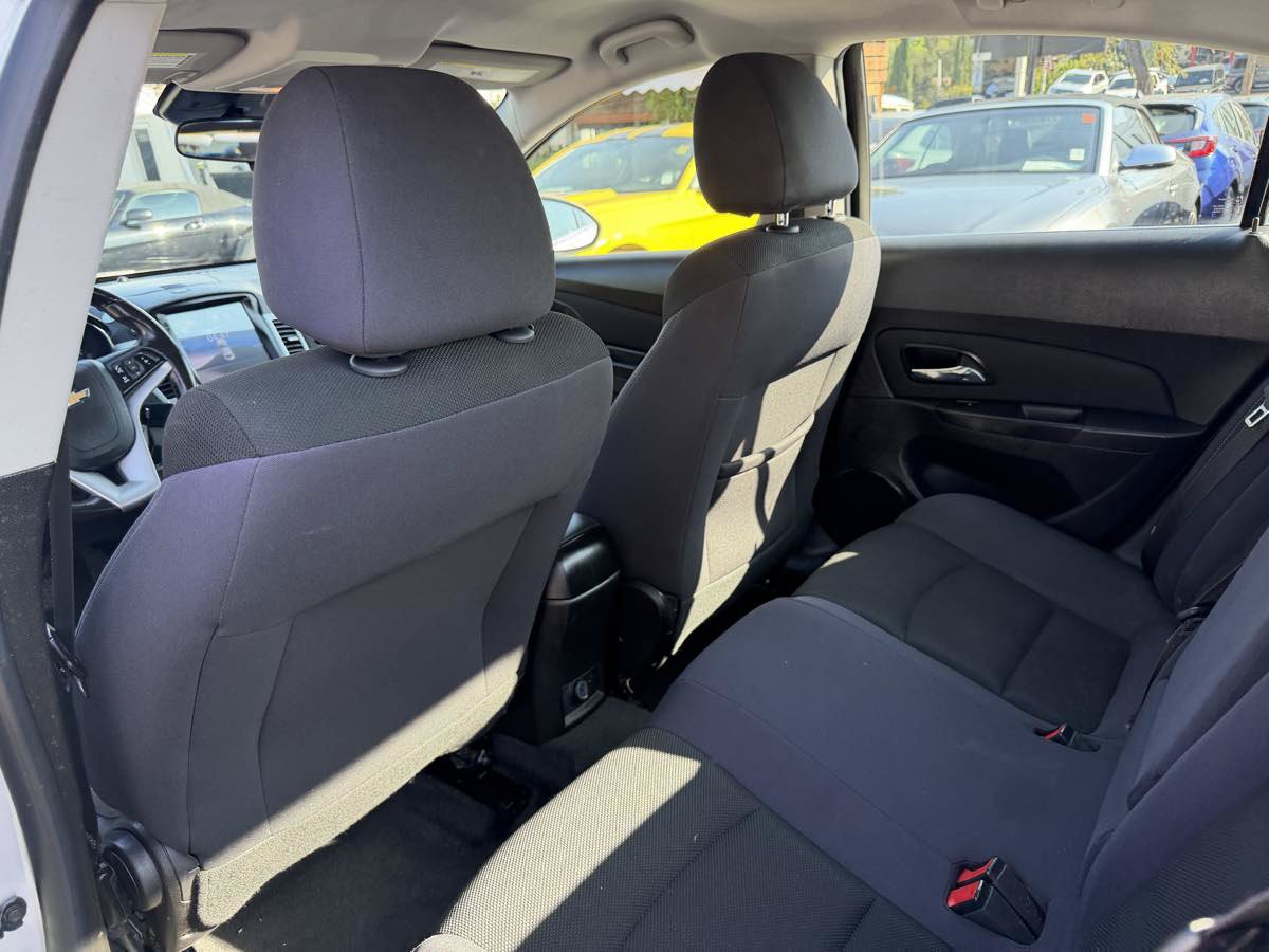 Used 2014 Chevrolet Cruze LT FWD image 16