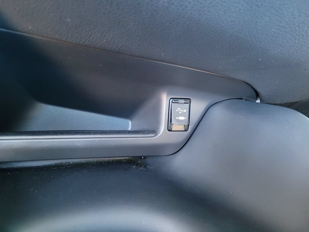 Used 2019 Toyota C-HR LE FWD image 16
