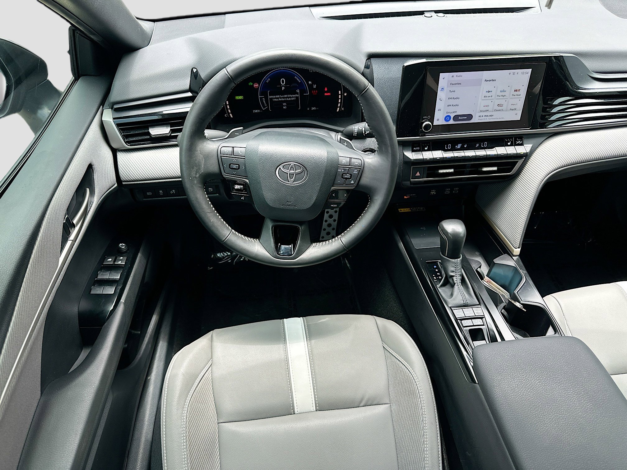 Used 2025 Toyota Camry SE w/ Convenience Package FWD image 21