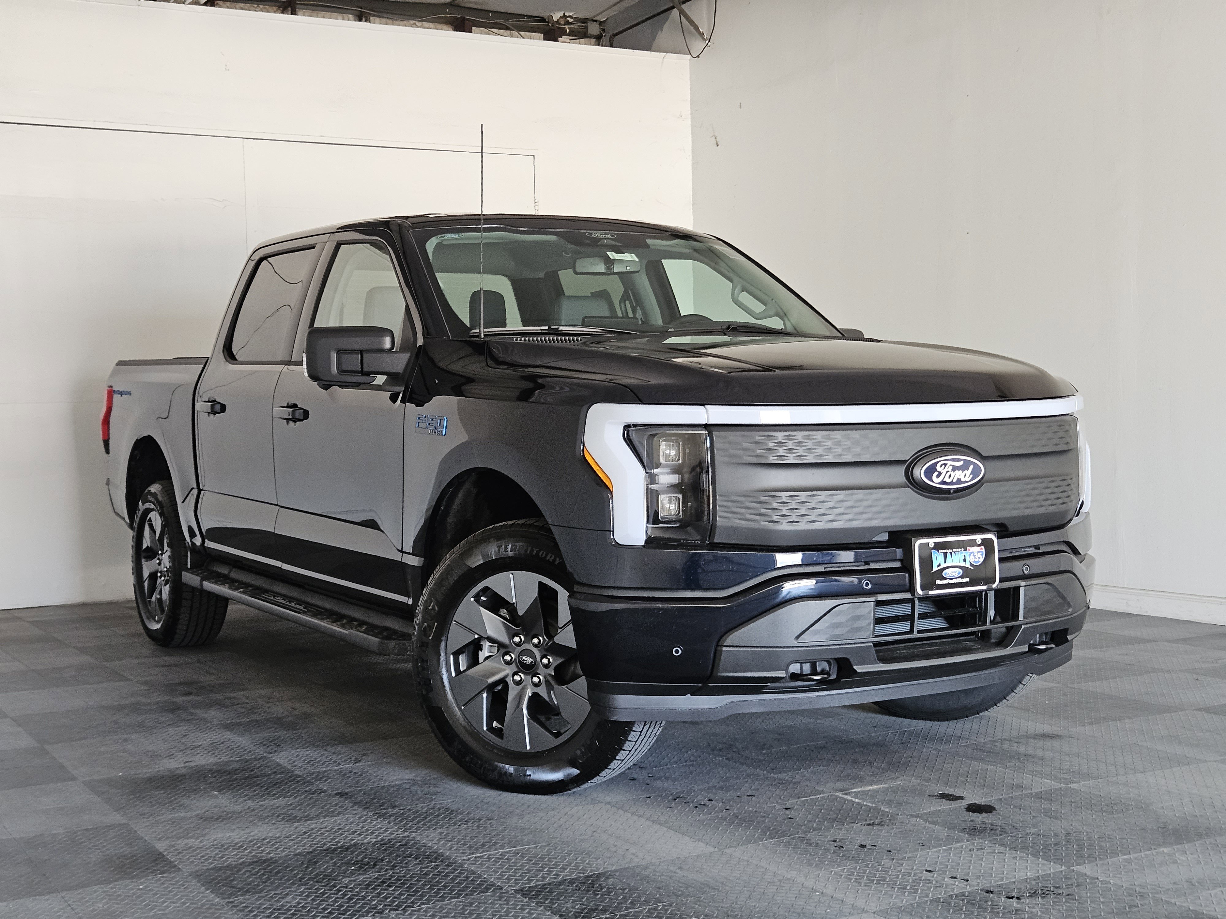 New 2025 Ford F150 Lightning Flash