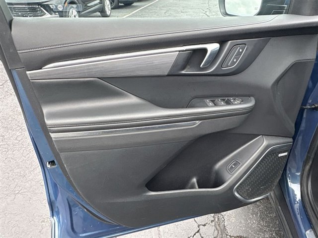 Certified 2025 Buick Enclave Preferred w/ LPO, Floor Liner Package FWD image 22