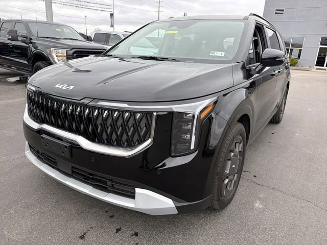 Used 2025 Kia Carnival EX image 9