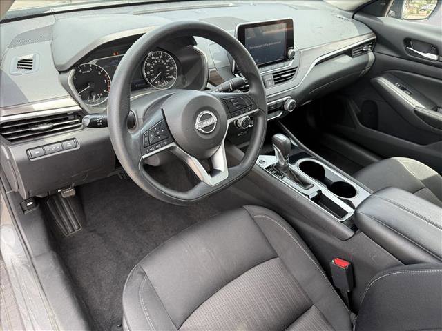 Used 2024 Nissan Altima 2.5 SV image 12
