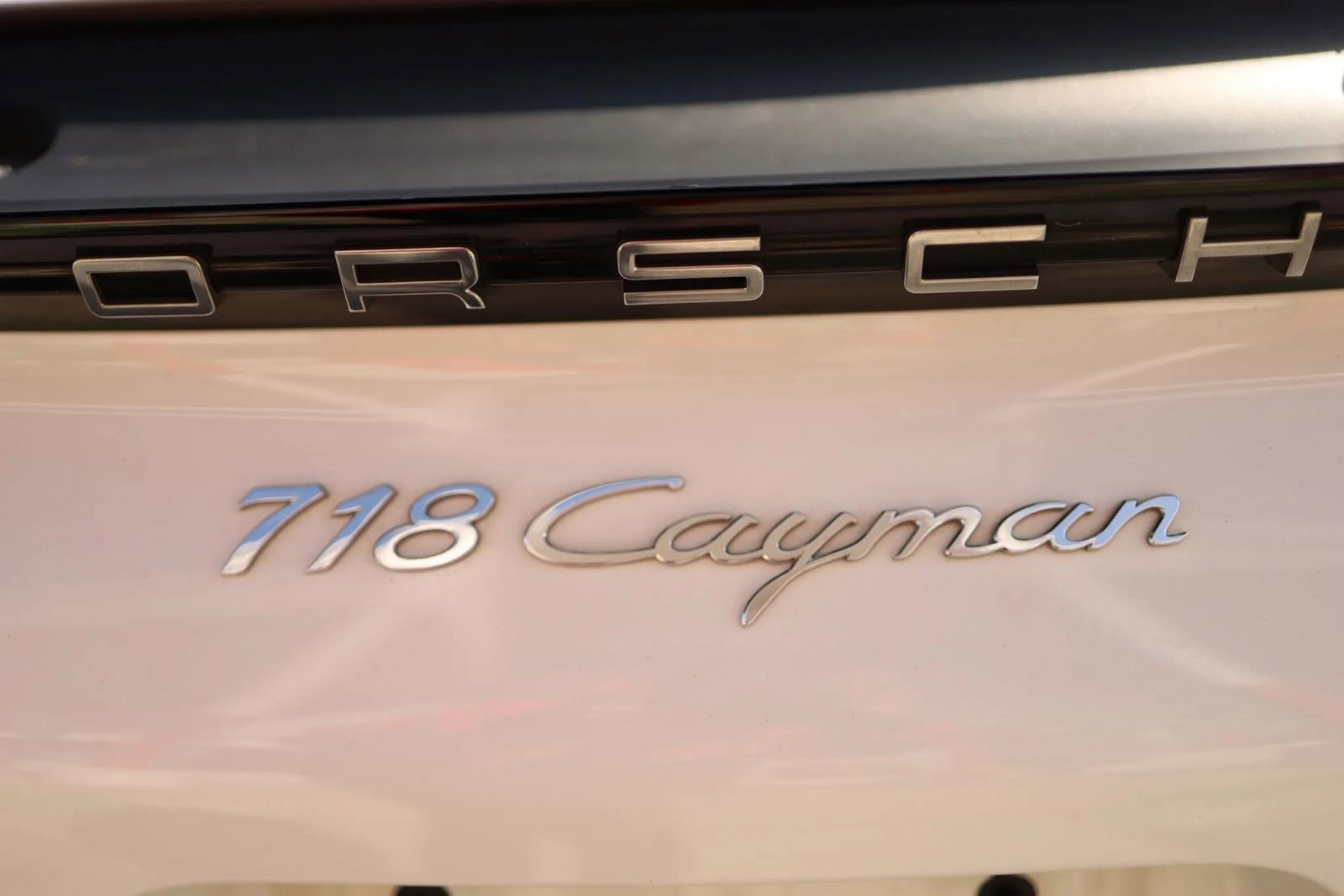 Used 2019 Porsche 718 Cayman RWD image 9