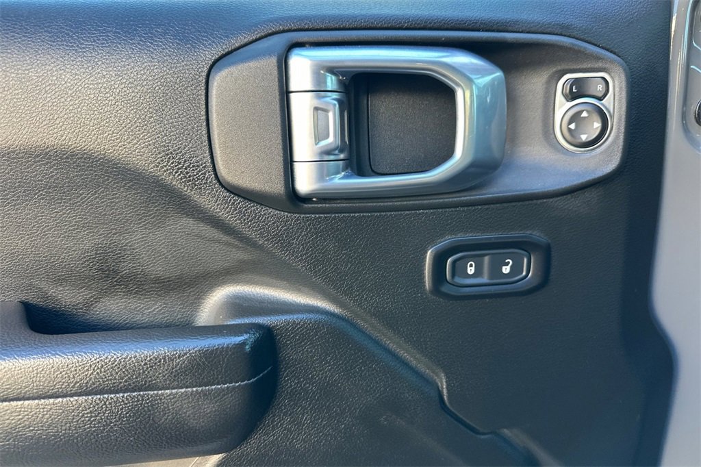 Used 2021 Jeep Wrangler Sport S image 11